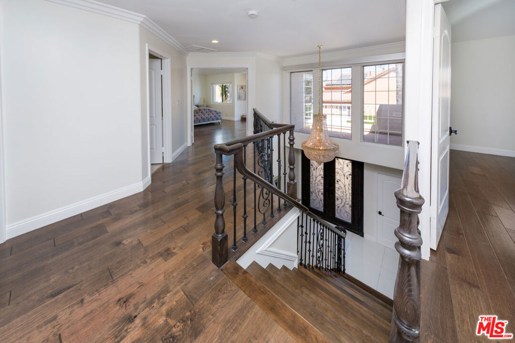 5711 Aura Property Photo 19