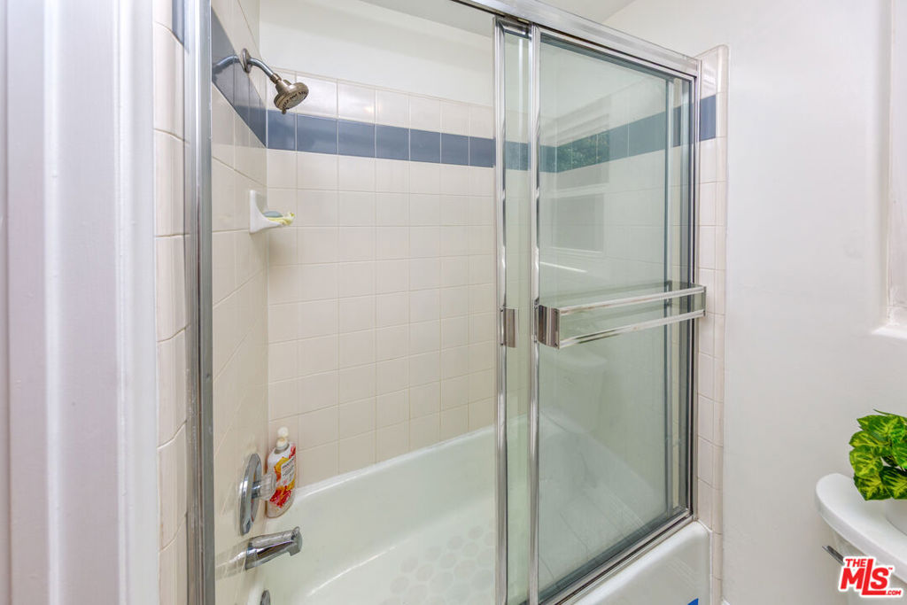 5711 Aura Property Photo 22