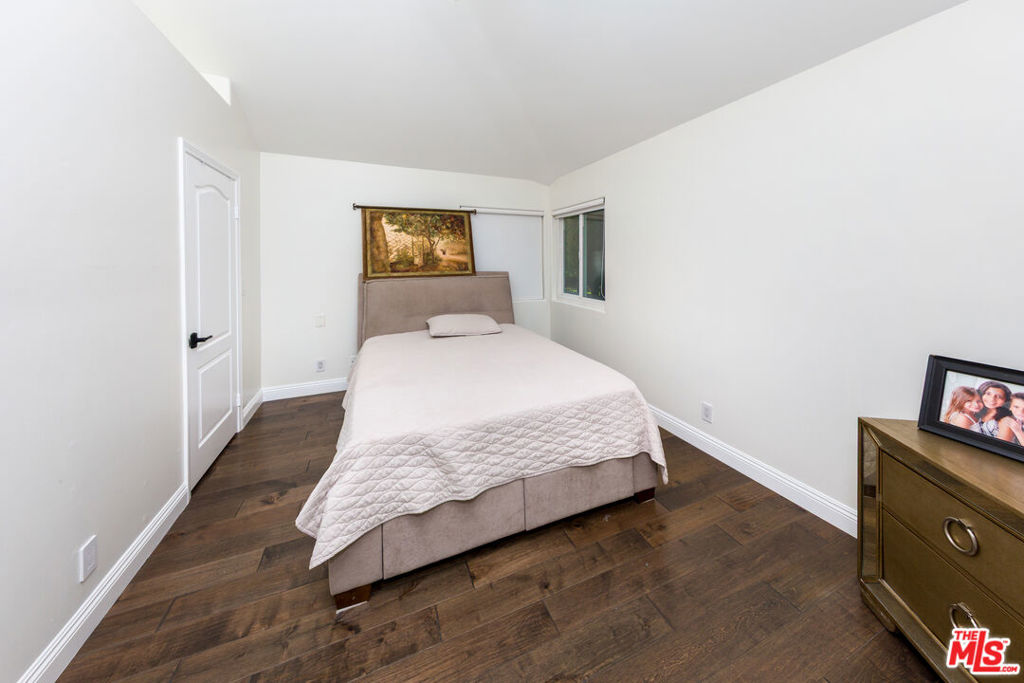 5711 Aura Property Photo 24