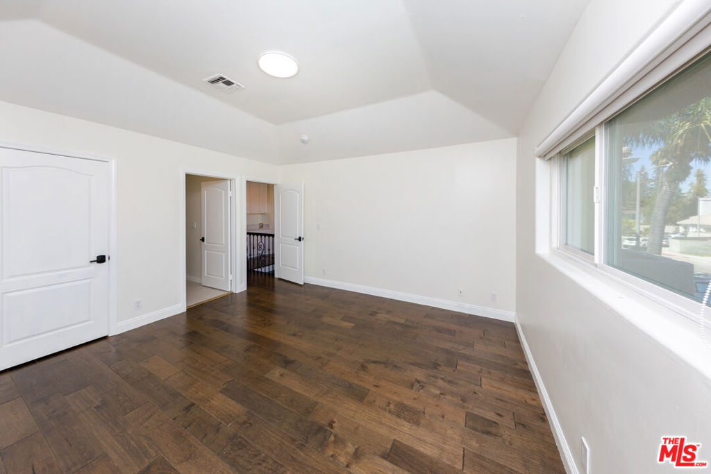 5711 Aura Property Photo 25