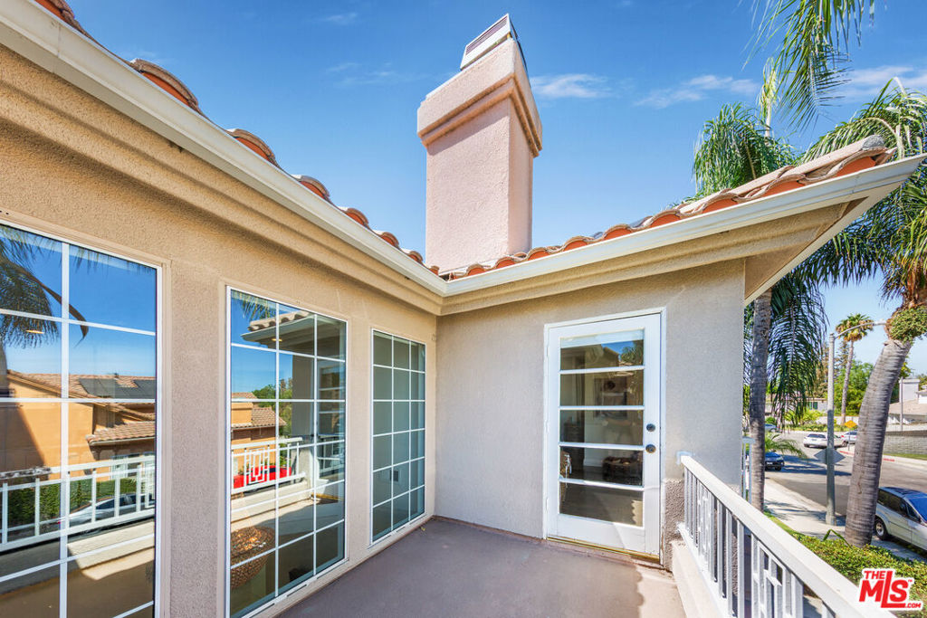5711 Aura Property Photo 31