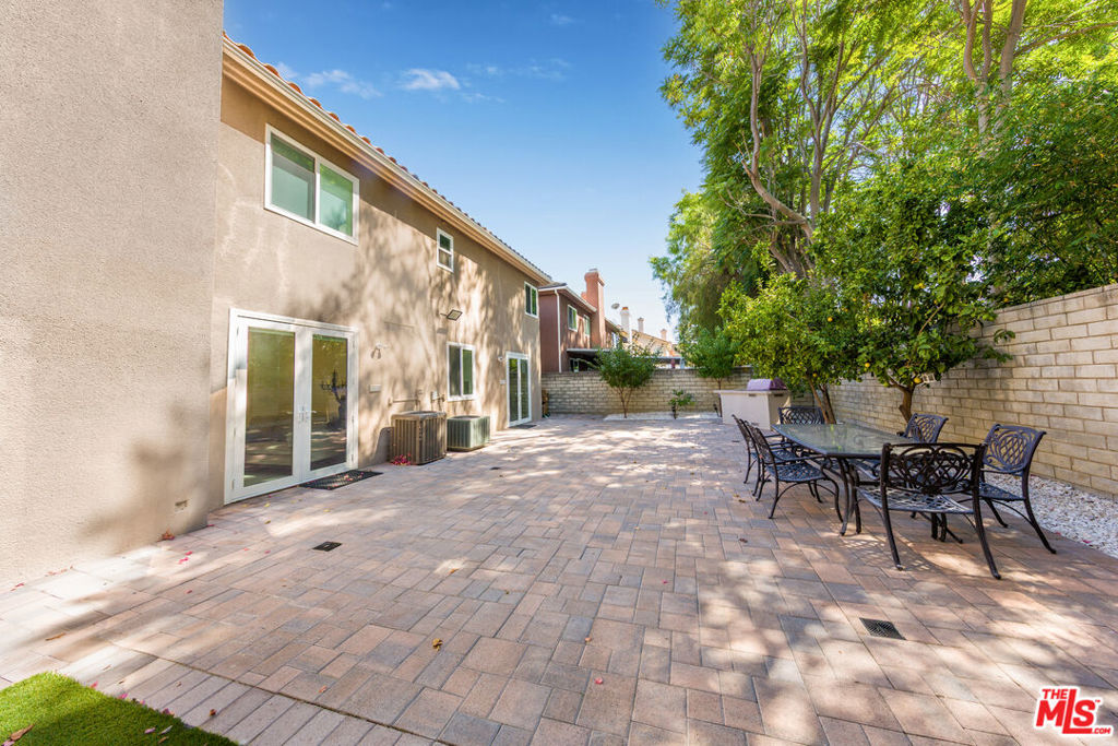 5711 Aura Property Photo 32