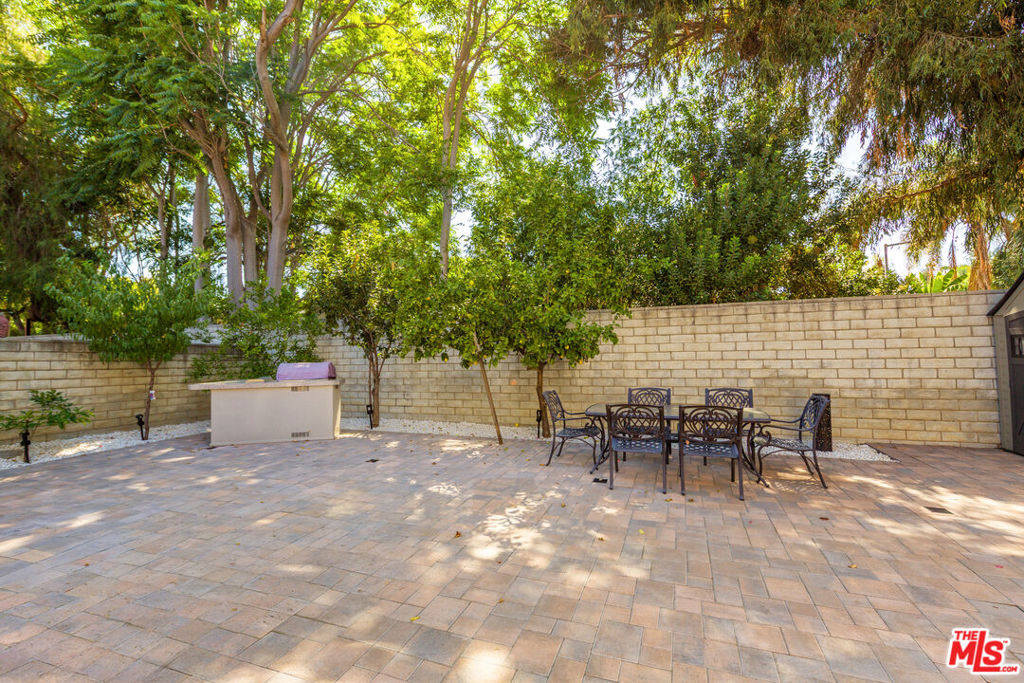 5711 Aura Property Photo 33