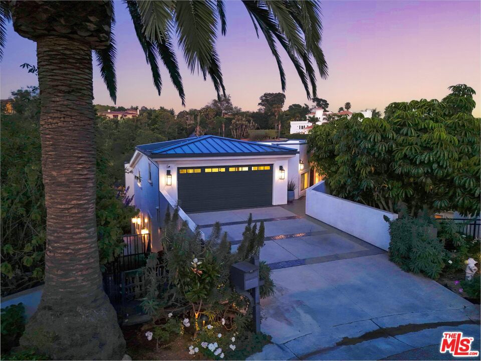 28935 W Beach Lane Property Photo 1