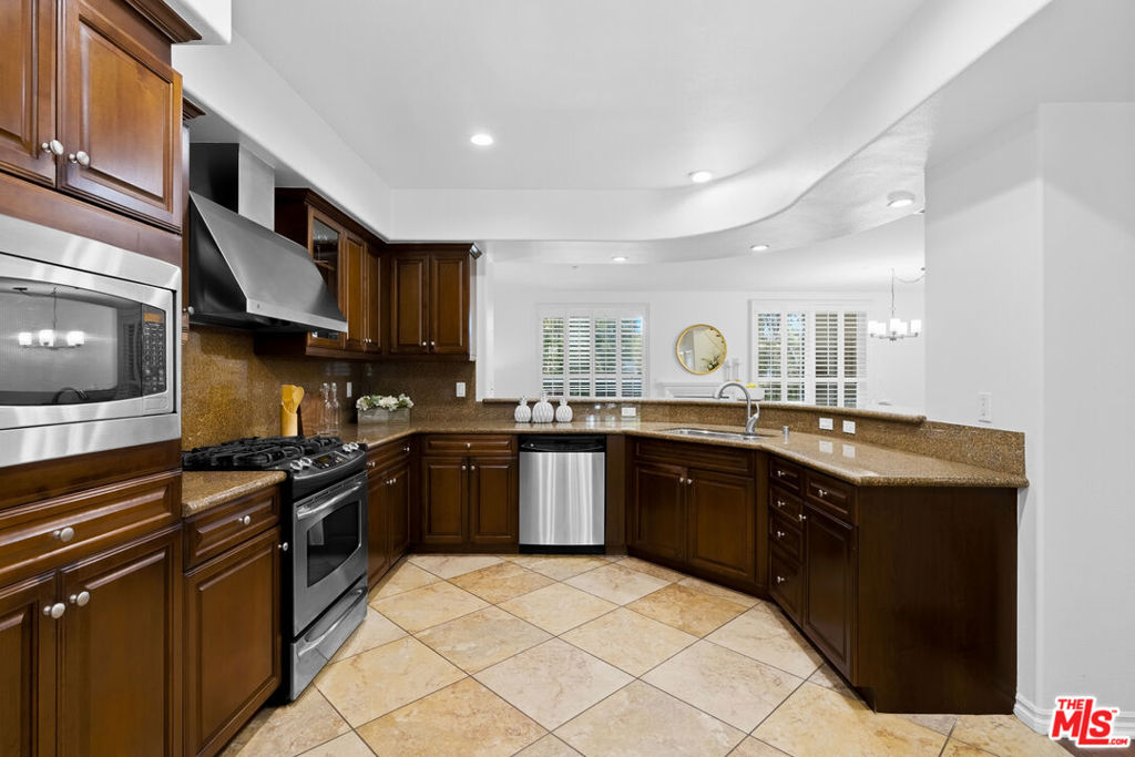 13031 Villosa Place 142 Property Photo 5