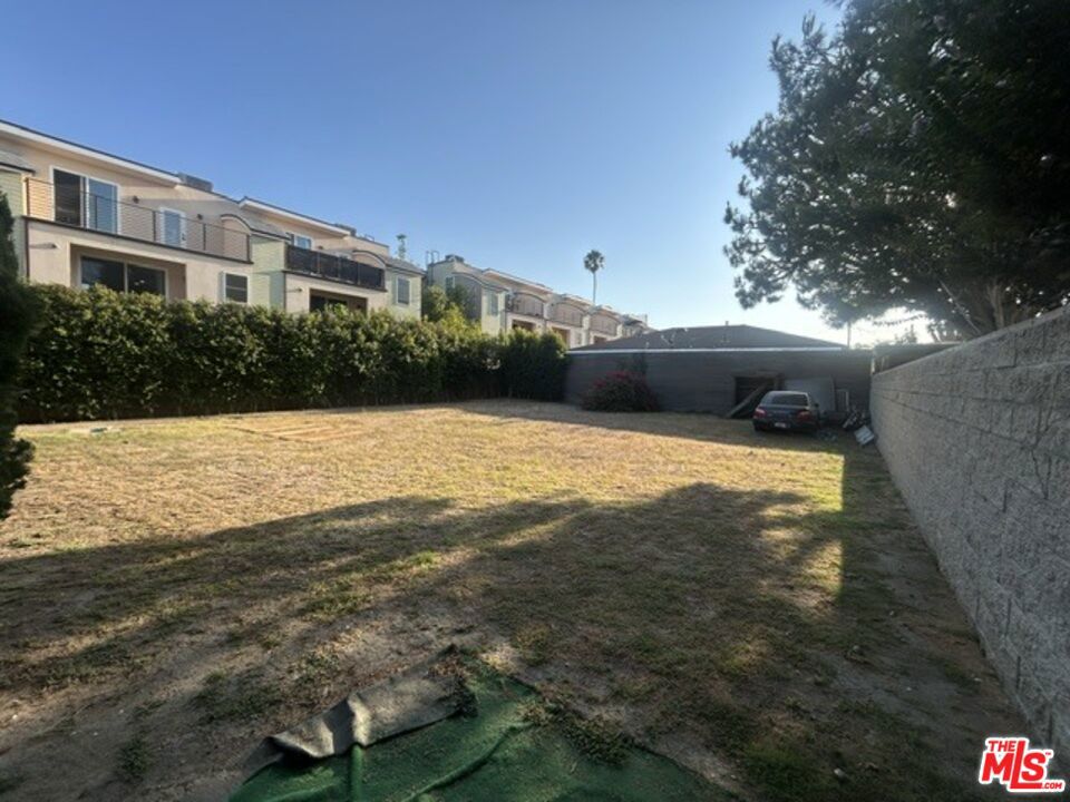 11835 Grevillea Avenue Property Photo 2