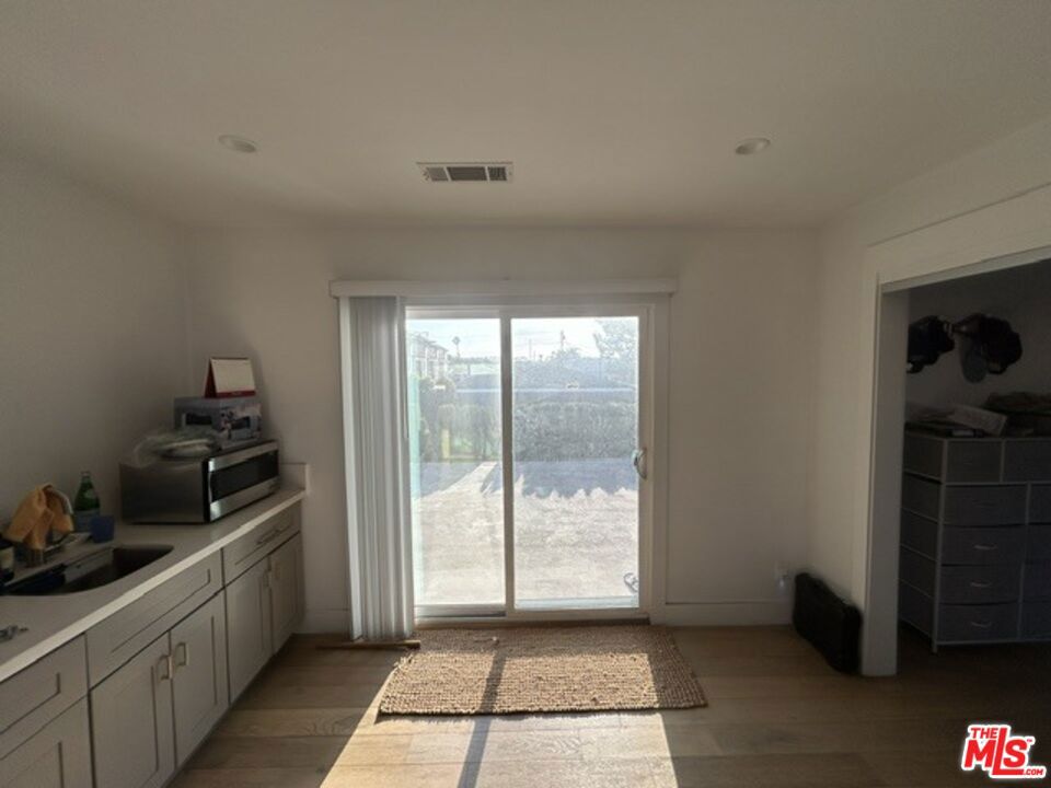 11835 Grevillea Avenue Property Photo 24