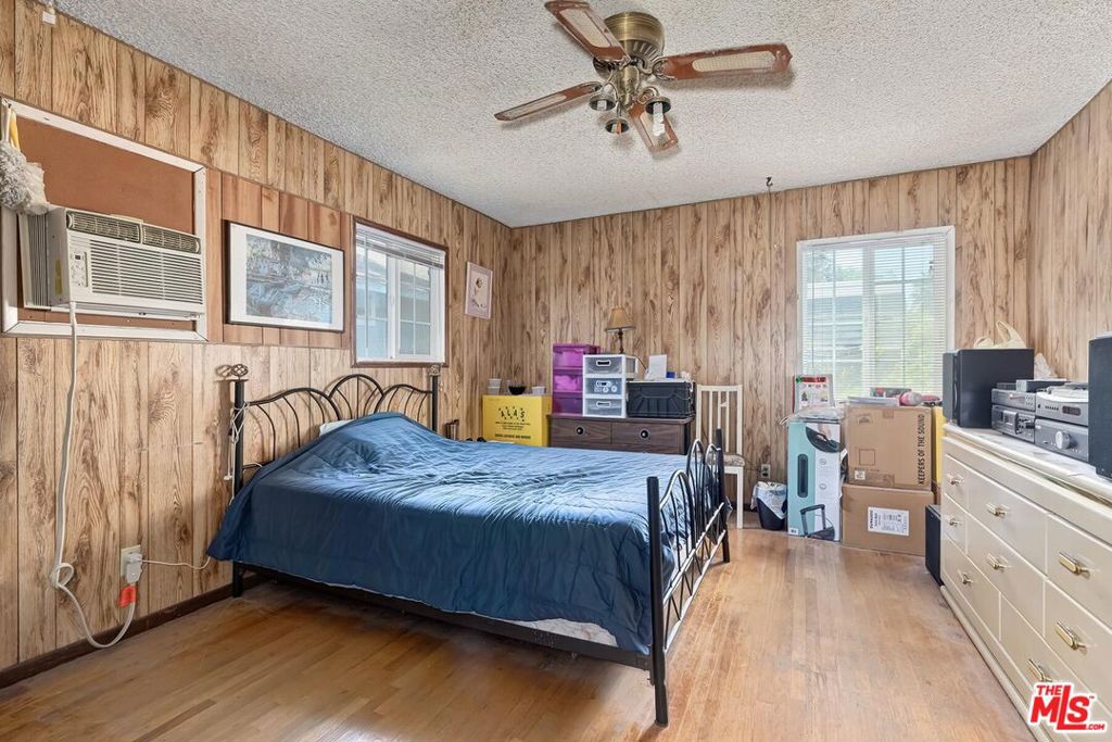 18748 Lanark Street Property Photo 10