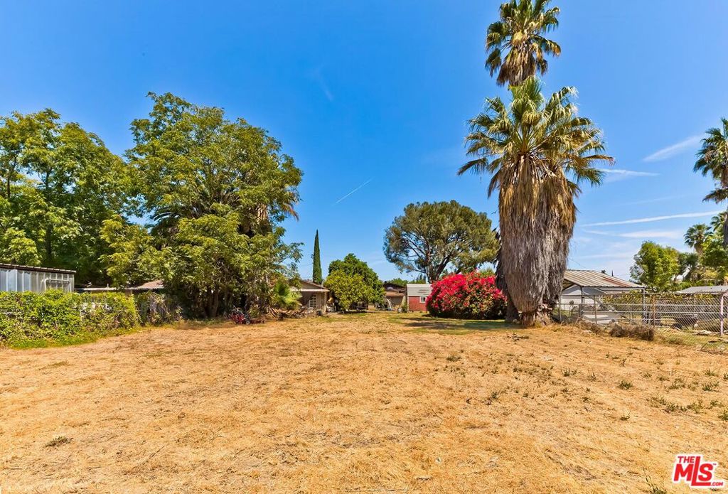 18748 Lanark Street Property Photo 13