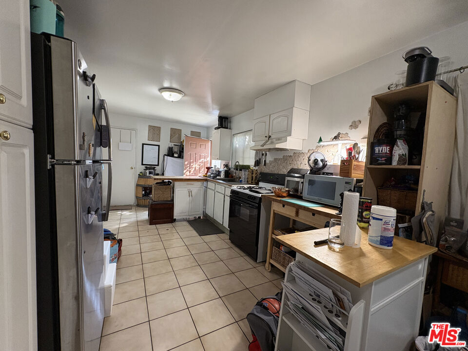 18748 Lanark Street Property Photo 18