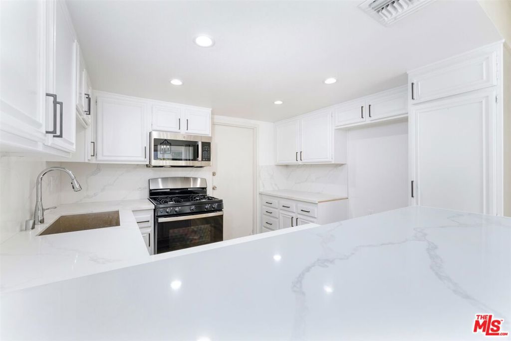 13145 Bromont Avenue 44 Property Photo 16