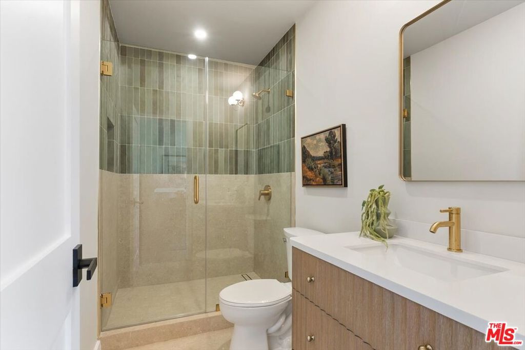 1651 S Wilton Place Property Photo 21