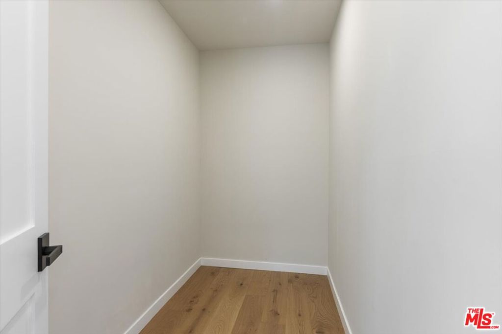 1651 S Wilton Place Property Photo 27