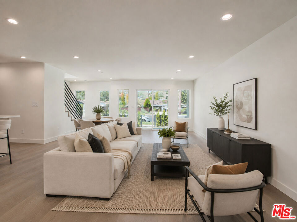 4942 Topanga Canyon Boulevard Property Photo 4