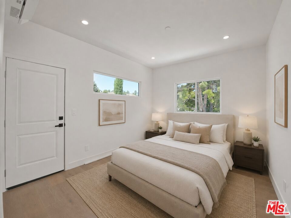 4942 Topanga Canyon Boulevard Property Photo 7