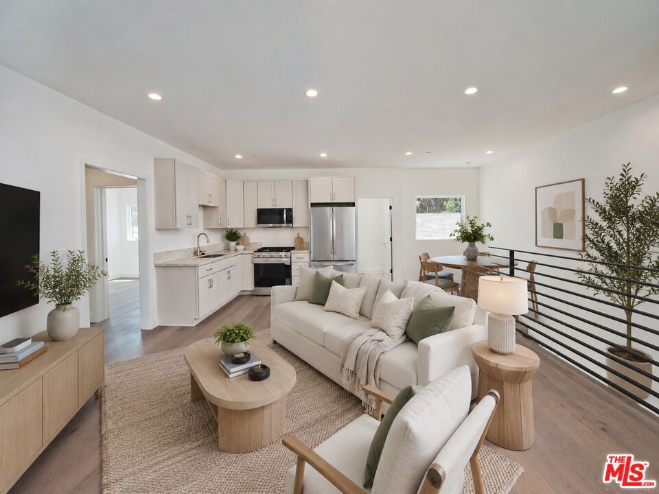 4942 Topanga Canyon Boulevard Property Photo 31