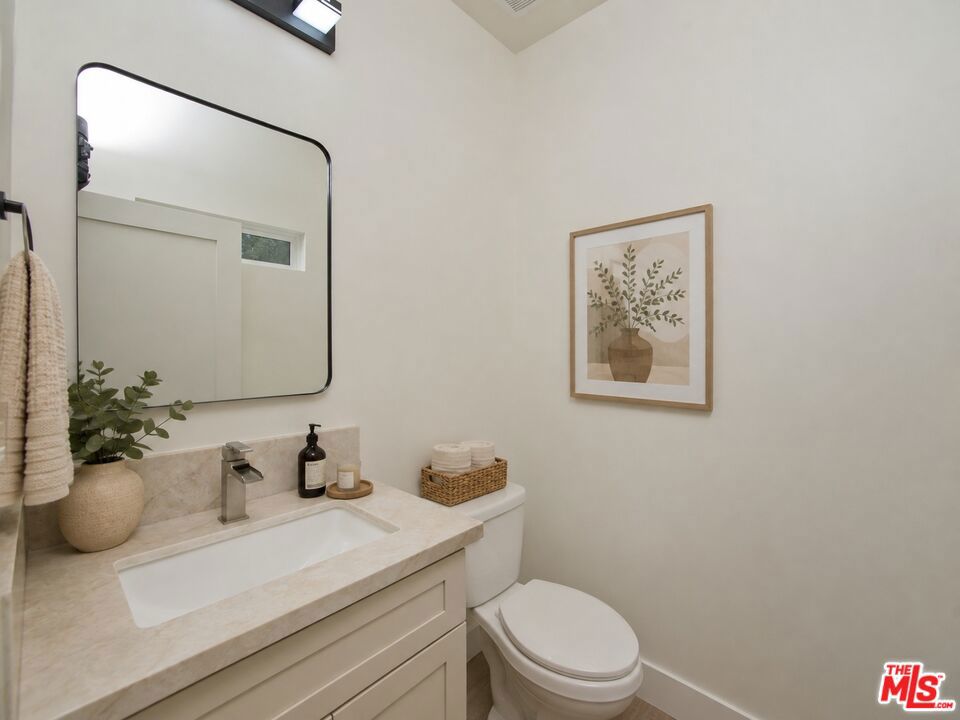 4942 Topanga Canyon Boulevard Property Photo 32