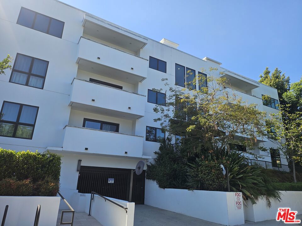 853 S Lucerne Boulevard 206 Property Photo 1