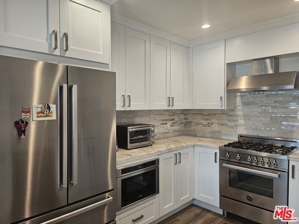853 S Lucerne Boulevard 206 Property Photo 4