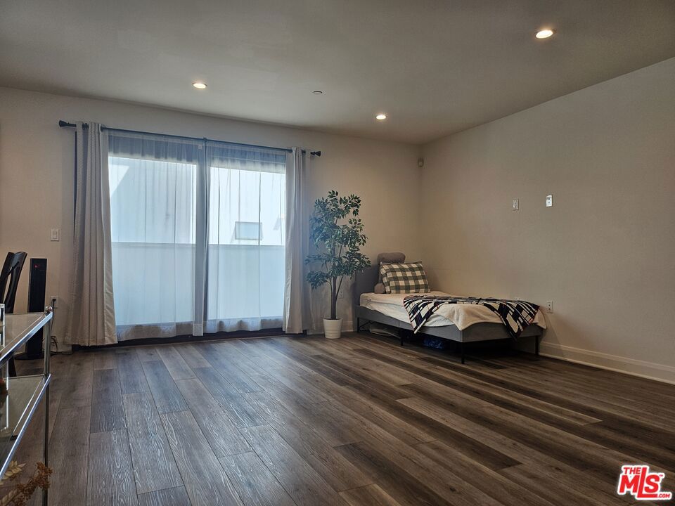 853 S Lucerne Boulevard 206 Property Photo 6