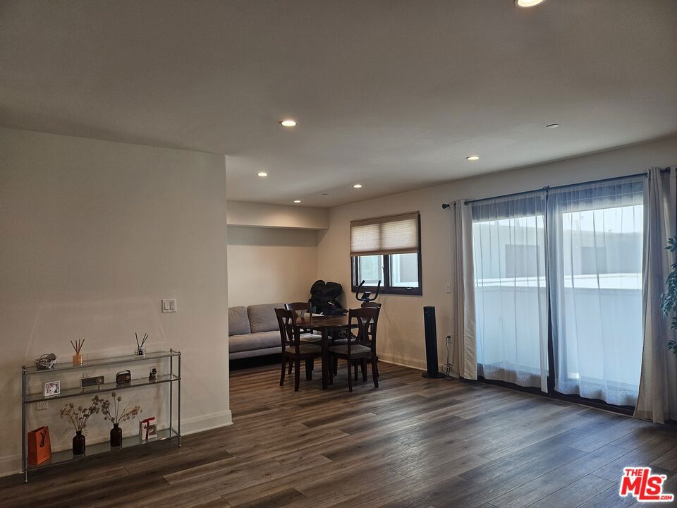 853 S Lucerne Boulevard 206 Property Photo 7