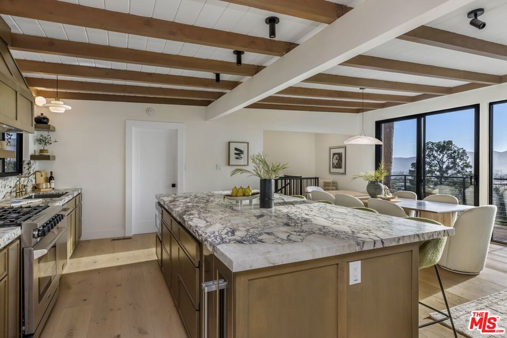 645 Luton Drive Property Photo 8