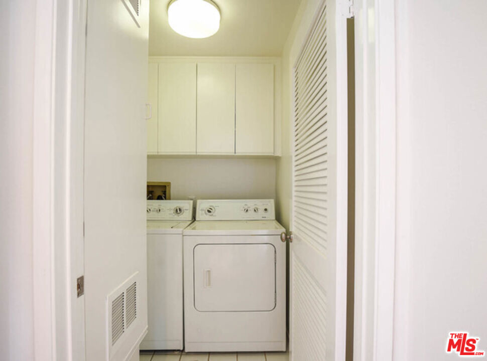 1240 S Corning Street 305 Property Photo 14