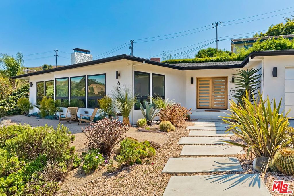 6010 Wright Terrace Property Photo 4