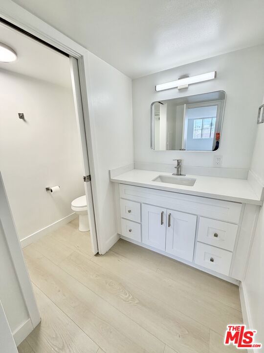 468 S Roxbury Drive 404 Property Photo 12