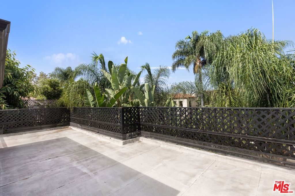 422 N Sierra Bonita Avenue Property Photo 19