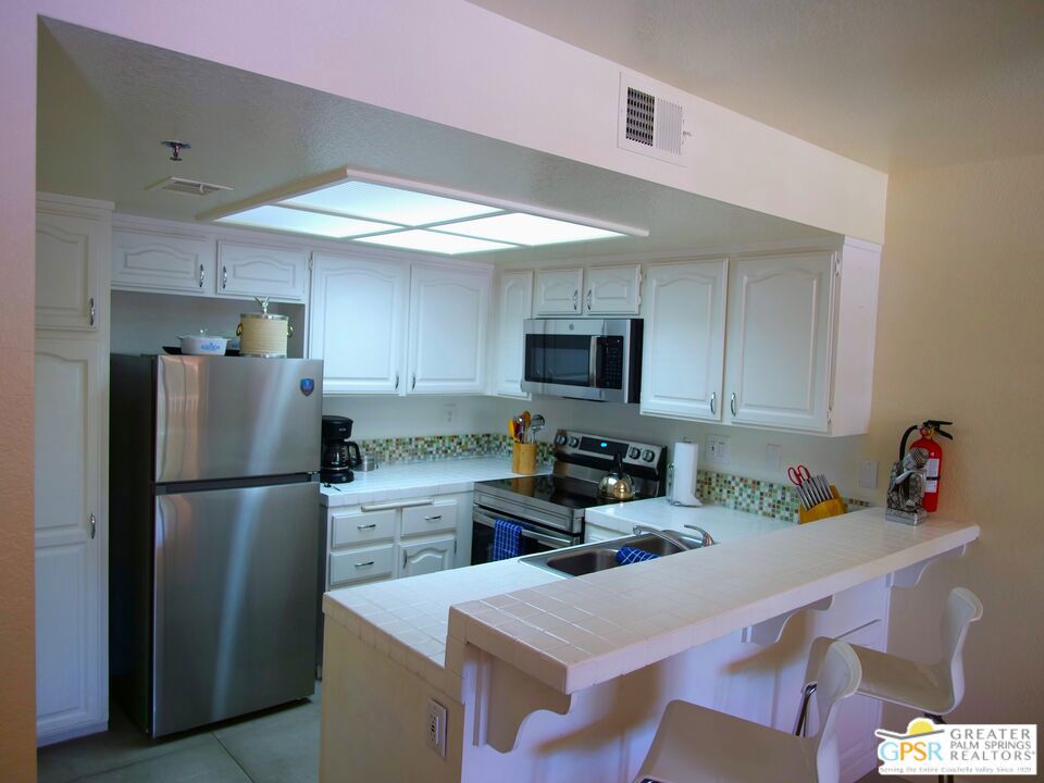500 E Amado Road 706 Property Photo 6