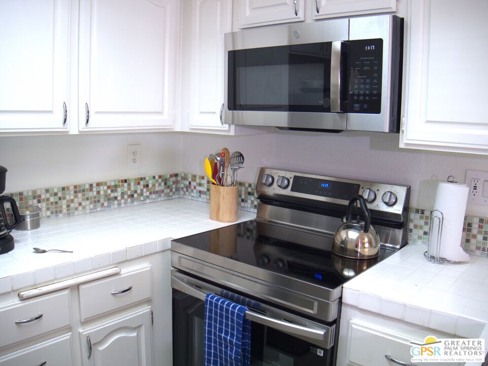 500 E Amado Road 706 Property Photo 8
