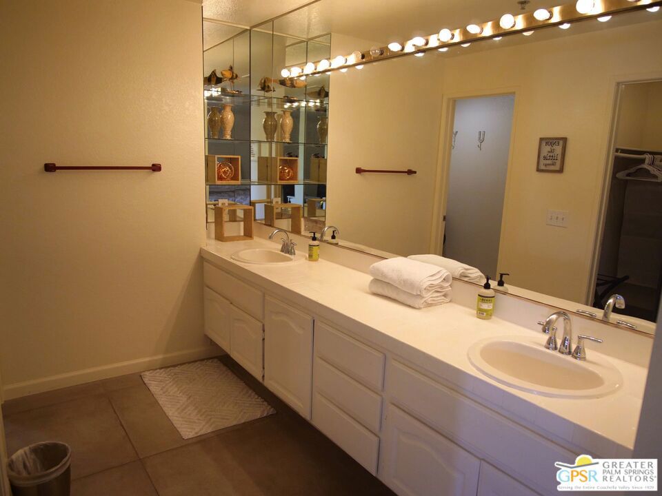 500 E Amado Road 706 Property Photo 22