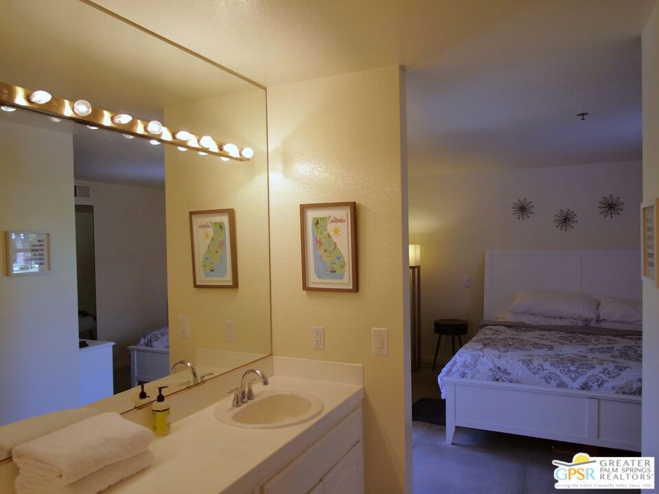 500 E Amado Road 706 Property Photo 25
