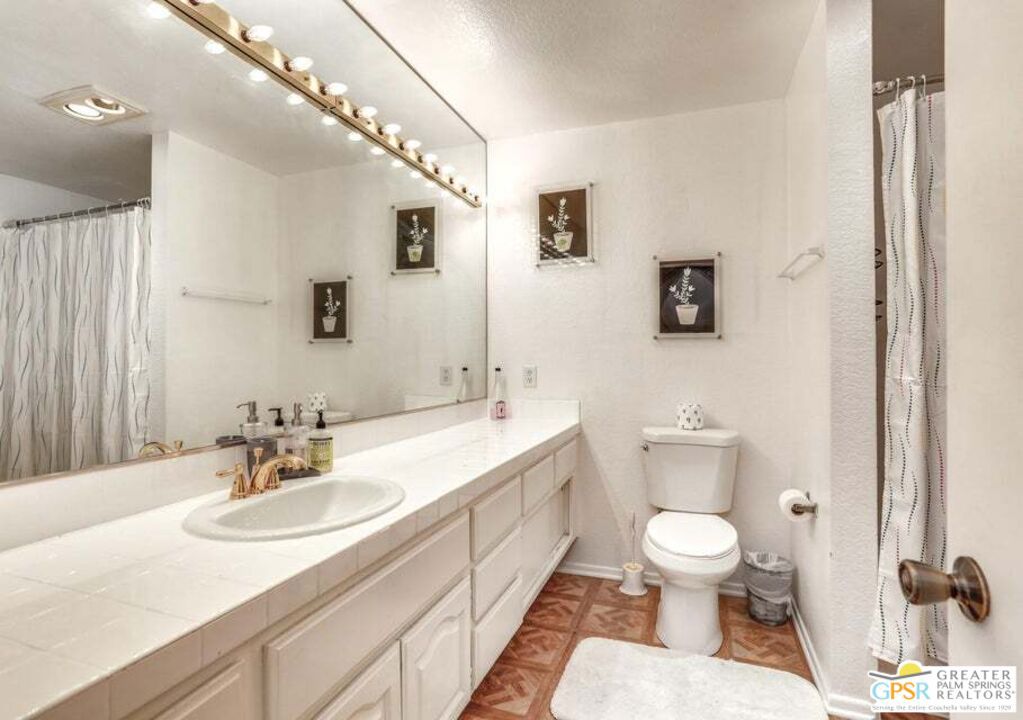 500 E Amado Road 706 Property Photo 39