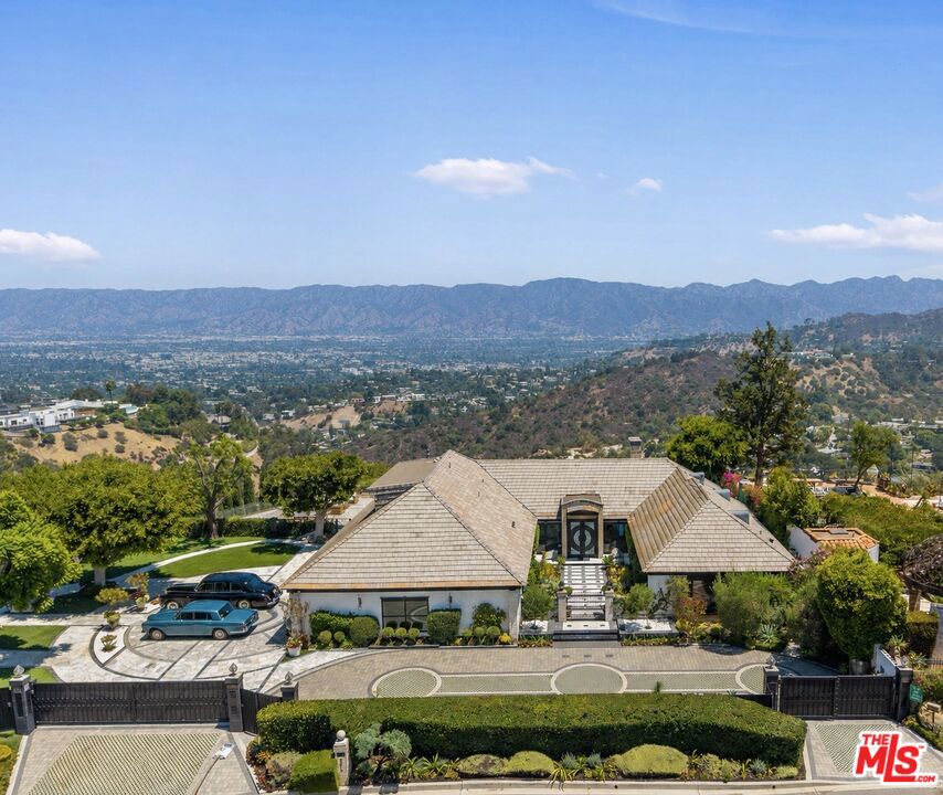 8416 Skyline Drive Property Photo 1