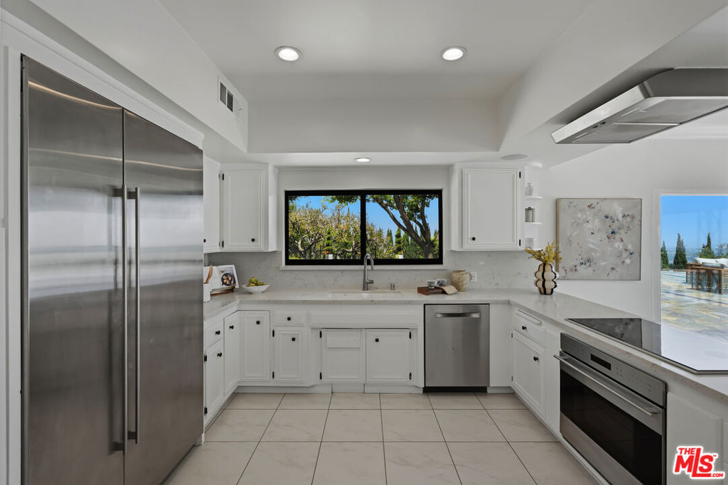 8416 Skyline Drive Property Photo 28