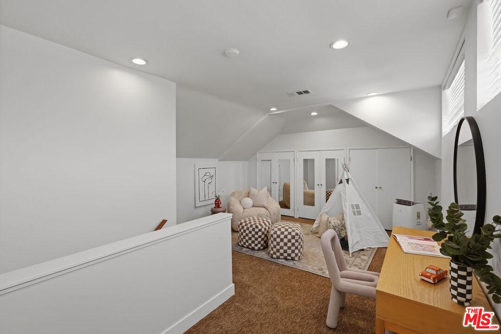 8416 Skyline Drive Property Photo 41