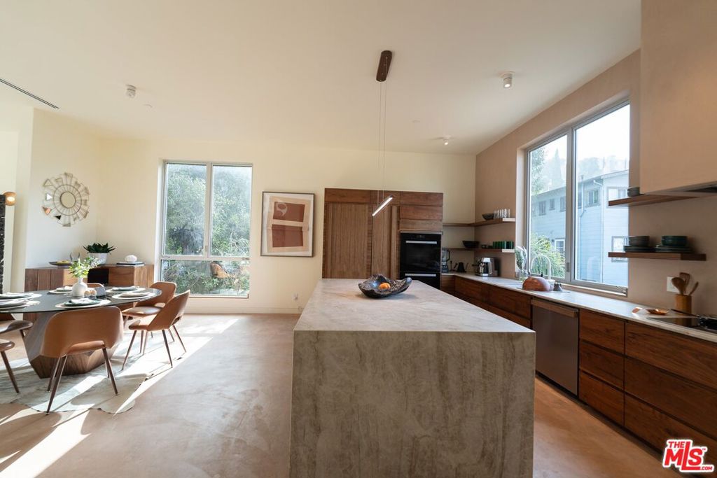 1264 Hyperion Avenue Property Photo 4