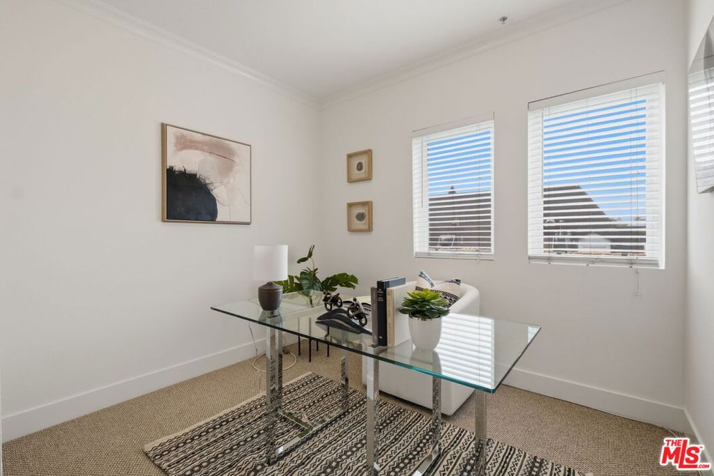 906 S Serrano Avenue 401 Property Photo 26