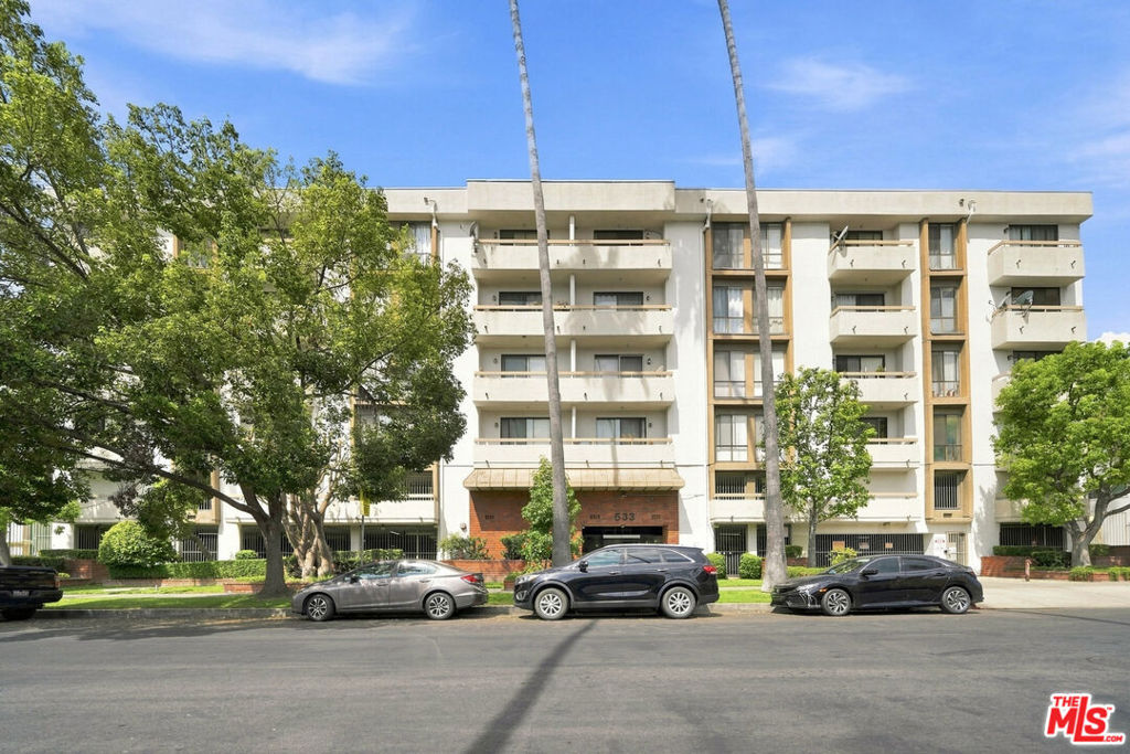 533 S St Andrews Place 318 Property Photo 1