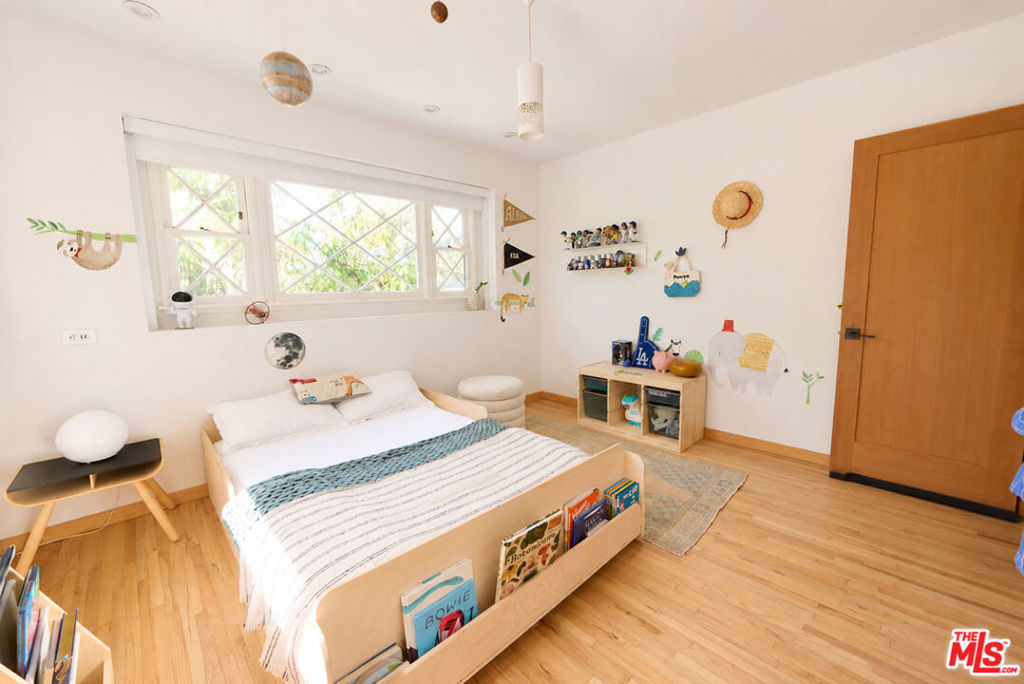 11046 Charnock Road Property Photo 17