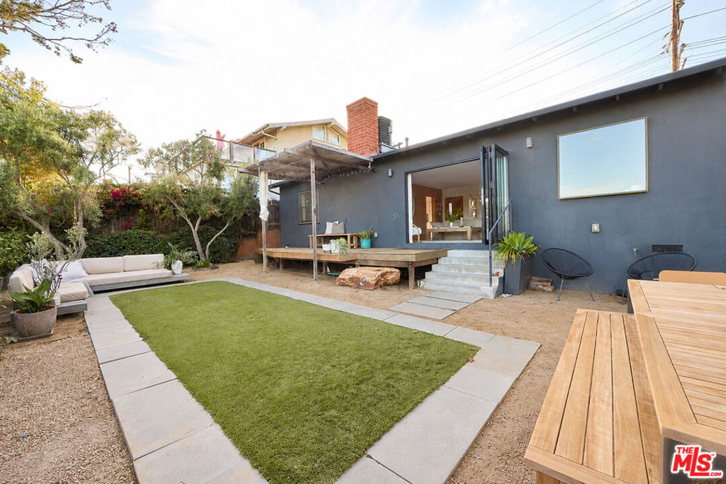 11046 Charnock Road Property Photo 25