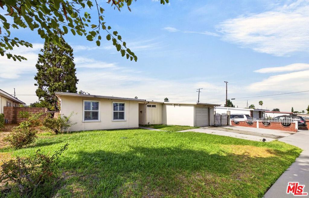 2136 E Walnut Creek Property Photo 1