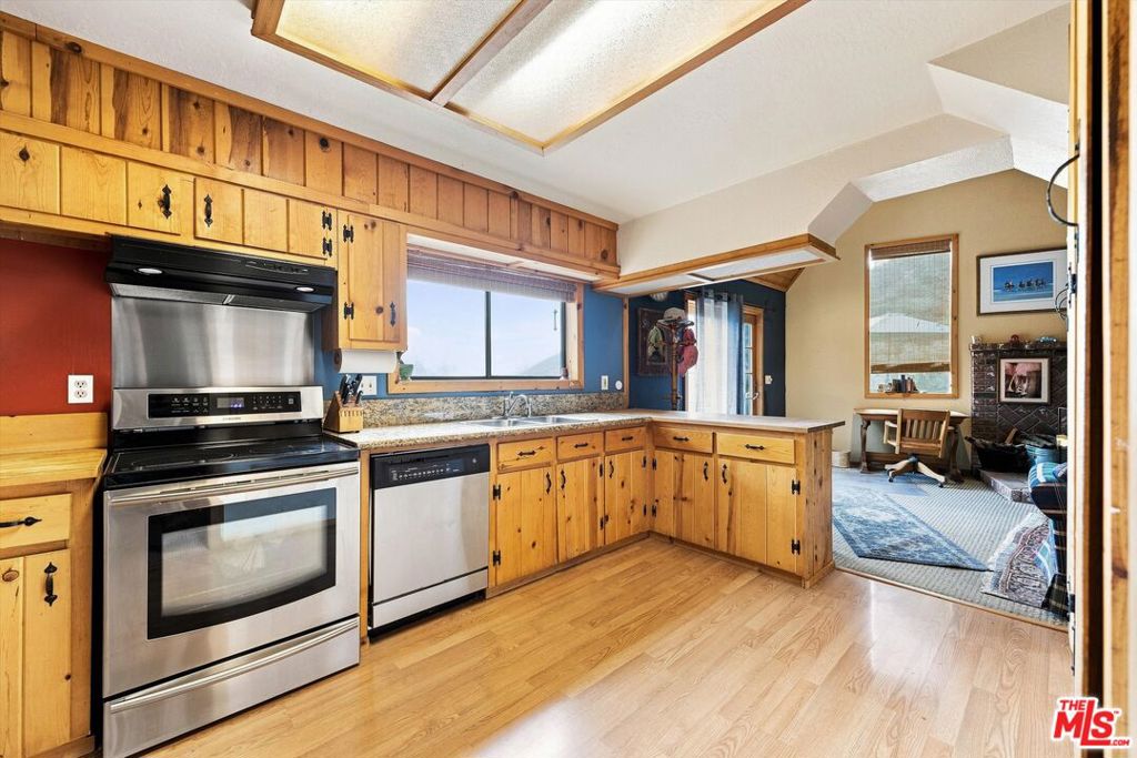 14404 Voltaire Drive Property Photo 14