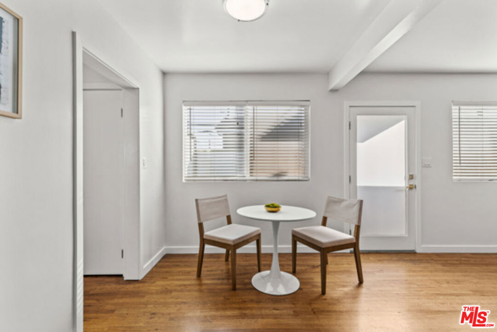 2402 Ocean Park Boulevard Property Photo 8