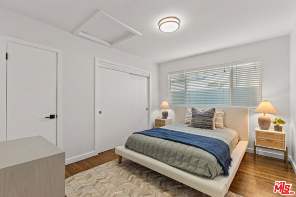 2402 Ocean Park Boulevard Property Photo 12