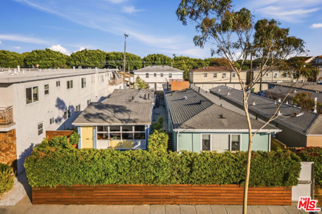 2402 Ocean Park Boulevard Property Photo 1