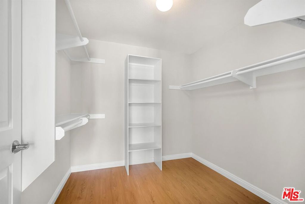 117 S Clark Drive 305 Property Photo 10