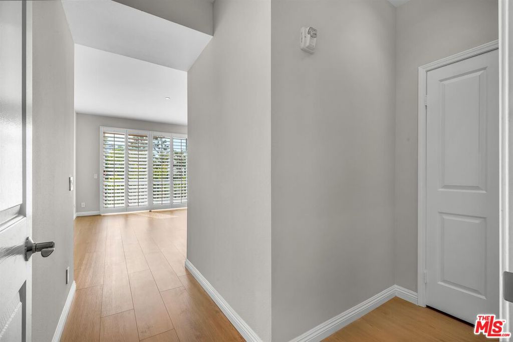 117 S Clark Drive 305 Property Photo 14